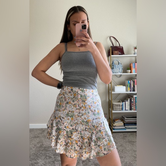 LC Lauren Conrad Dresses & Skirts - Lauren Conrad Floral Skirt Size L